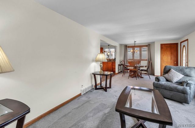 58 Dauer Drive, West Seneca, NY 14224