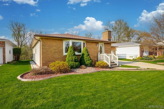 58 Dauer Drive, West Seneca, NY 14224