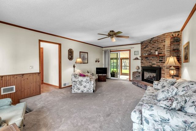 58 Dauer Drive, West Seneca, NY 14224
