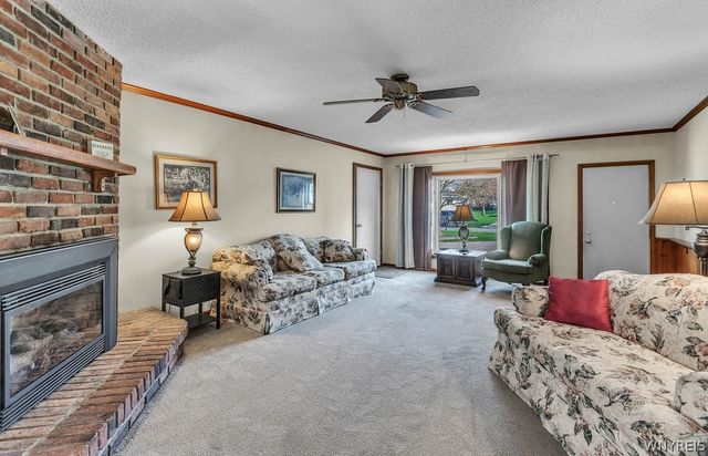 58 Dauer Drive, West Seneca, NY 14224