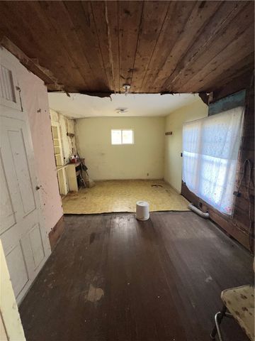 201 N Wiebusch Street, Riesel, TX 76682