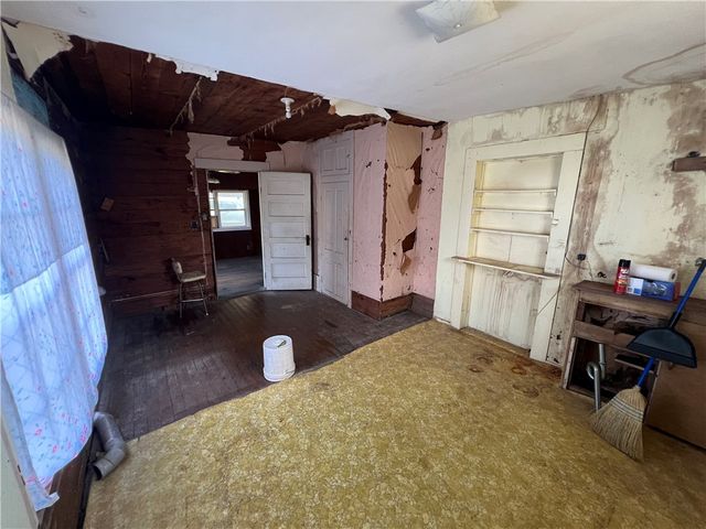 201 N Wiebusch Street, Riesel, TX 76682