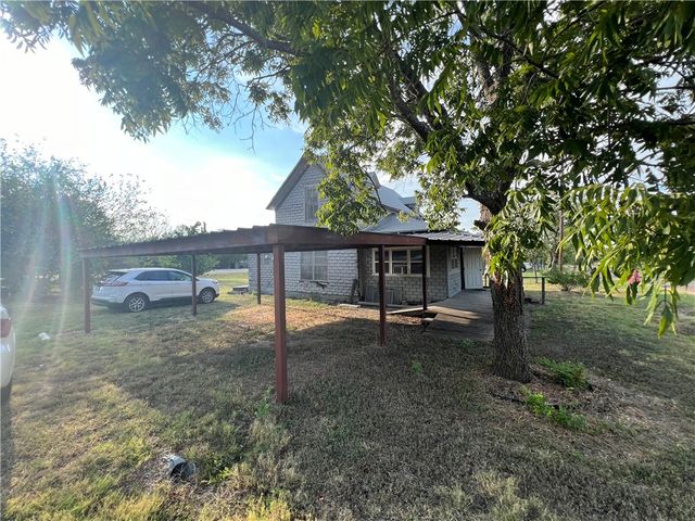 201 N Wiebusch Street, Riesel, TX 76682