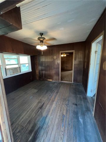 201 N Wiebusch Street, Riesel, TX 76682