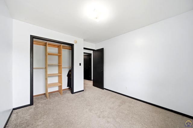 240 E Park DR, Auburn, KS 66402