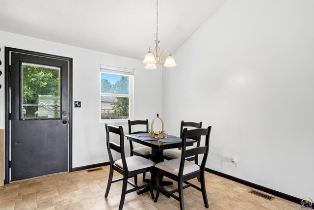 240 E Park DR, Auburn, KS 66402
