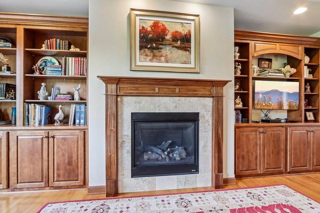 6735 Blue River WAY, Racine, WI 53402