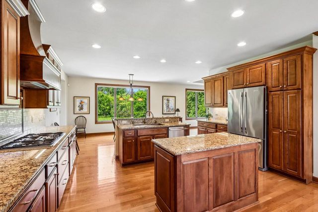 6735 Blue River WAY, Racine, WI 53402