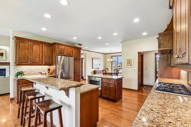 6735 Blue River WAY, Racine, WI 53402