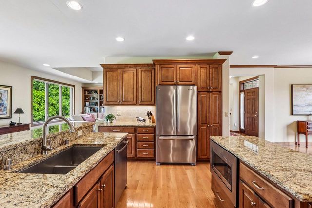 6735 Blue River WAY, Racine, WI 53402