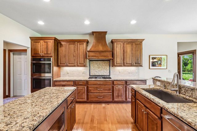 6735 Blue River WAY, Racine, WI 53402