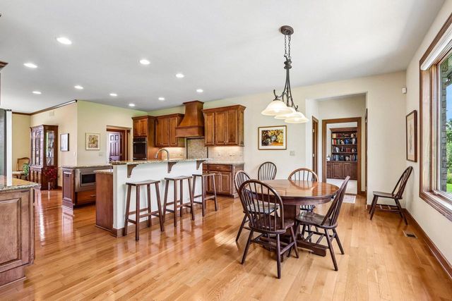 6735 Blue River WAY, Racine, WI 53402