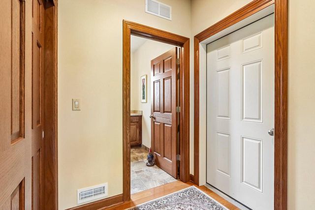 6735 Blue River WAY, Racine, WI 53402