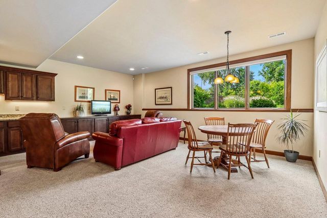 6735 Blue River WAY, Racine, WI 53402