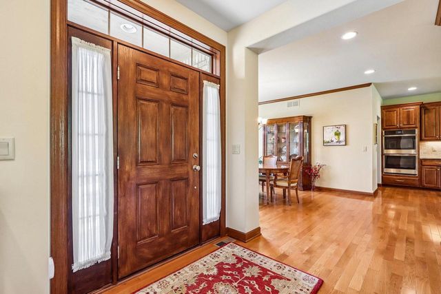 6735 Blue River WAY, Racine, WI 53402