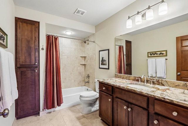 6735 Blue River WAY, Racine, WI 53402