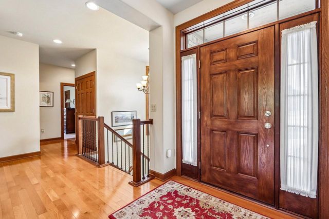 6735 Blue River WAY, Racine, WI 53402