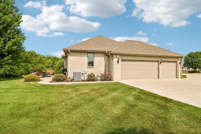 6735 Blue River WAY, Racine, WI 53402