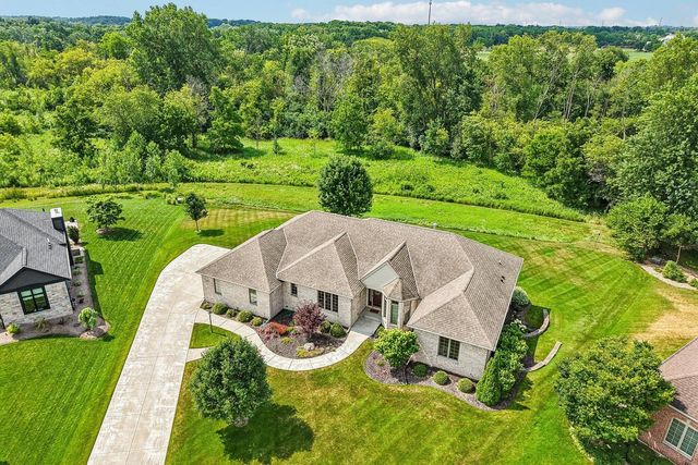 6735 Blue River WAY, Racine, WI 53402