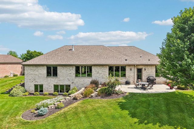 6735 Blue River WAY, Racine, WI 53402