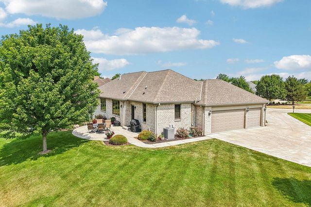 6735 Blue River WAY, Racine, WI 53402
