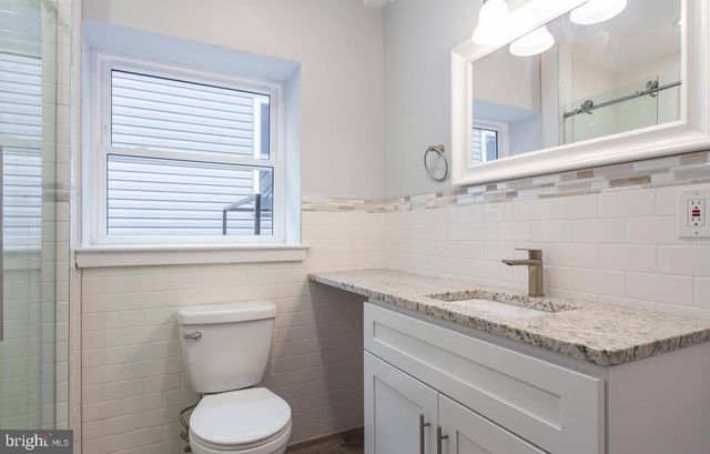 1318 S Broad St Apt 2R, Philadelphia, PA 19146