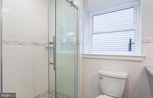 1318 S Broad St Apt 2R, Philadelphia, PA 19146