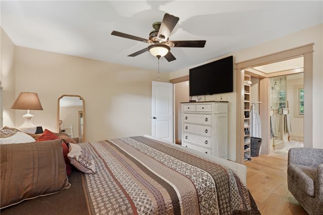 11 College Street, Eureka Springs, AR 72632