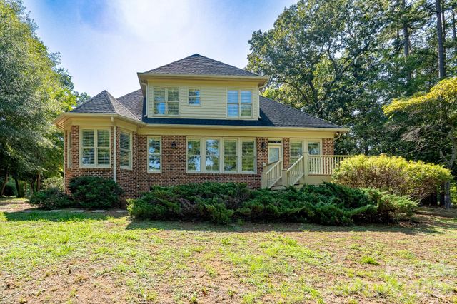 205 Piney Grove Point, New London, NC 28127