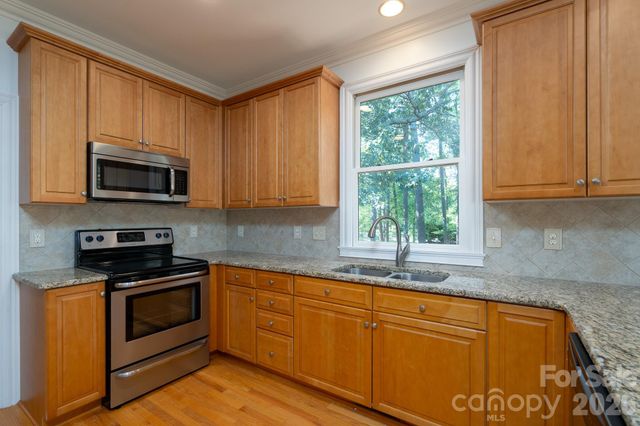 205 Piney Grove Point, New London, NC 28127
