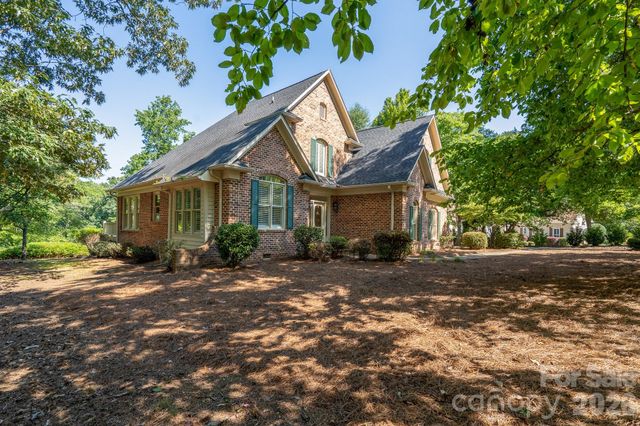 205 Piney Grove Point, New London, NC 28127