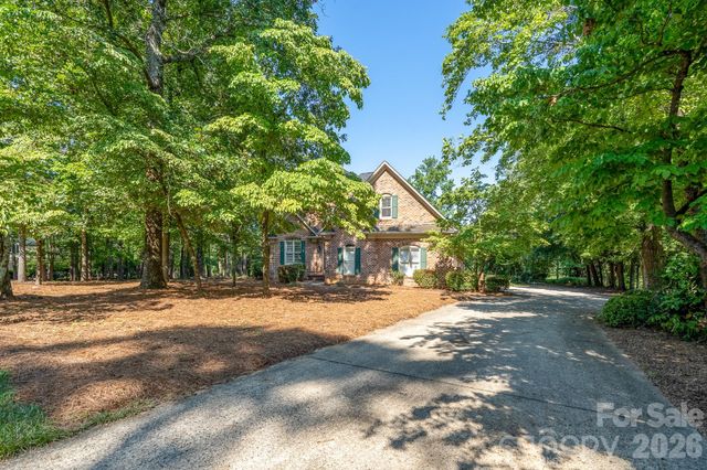 205 Piney Grove Point, New London, NC 28127