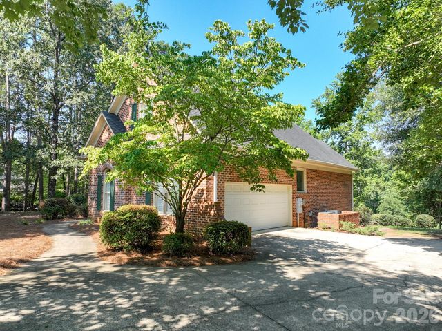 205 Piney Grove Point, New London, NC 28127