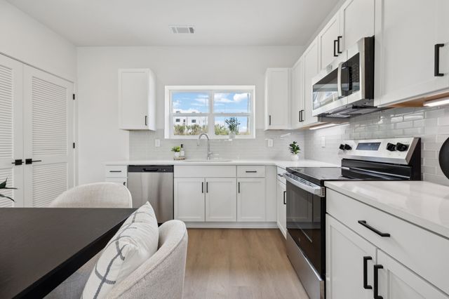 1015 W Trinity Ln Unit 4, Nashville, TN 37218