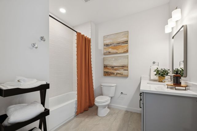 1015 W Trinity Ln Unit 4, Nashville, TN 37218