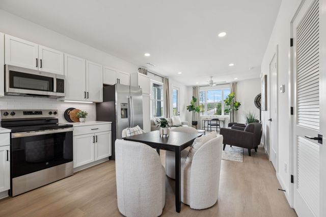 1015 W Trinity Ln Unit 4, Nashville, TN 37218