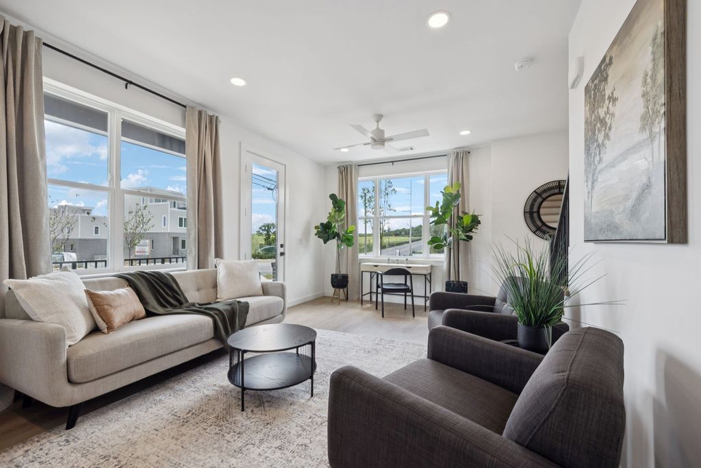 1015 W Trinity Ln Unit 4, Nashville, TN 37218