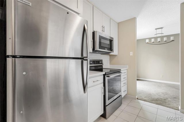 1545 Swallow Drive, Brentwood, MO 63144