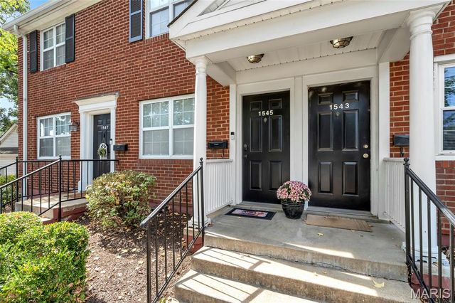 1545 Swallow Drive, Brentwood, MO 63144