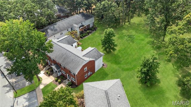1545 Swallow Drive, Brentwood, MO 63144