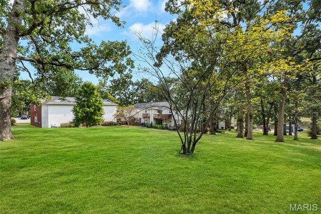 1545 Swallow Drive, Brentwood, MO 63144