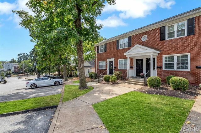 1545 Swallow Drive, Brentwood, MO 63144