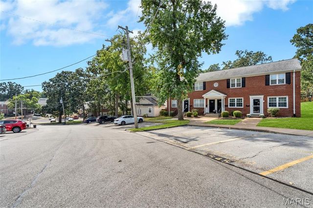 1545 Swallow Drive, Brentwood, MO 63144