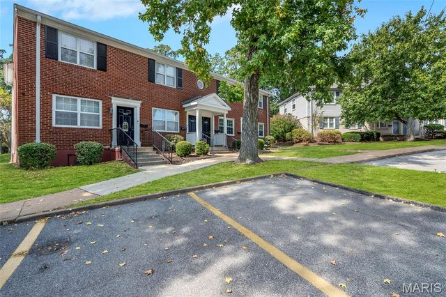 1545 Swallow Drive, Brentwood, MO 63144