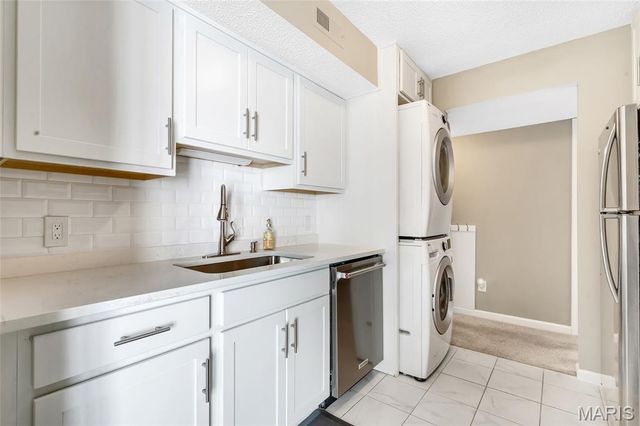 1545 Swallow Drive, Brentwood, MO 63144