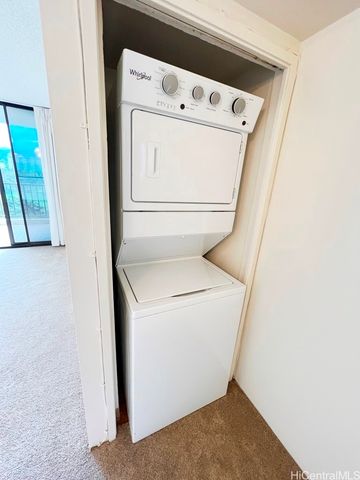 990 Ala Nanala Street 9A, Honolulu, HI 96818