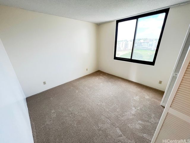 990 Ala Nanala Street 9A, Honolulu, HI 96818