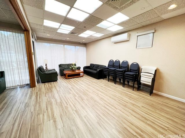 990 Ala Nanala Street 9A, Honolulu, HI 96818