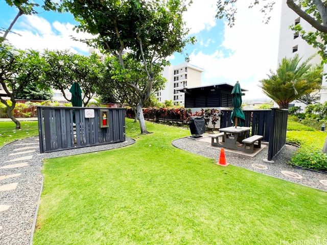 990 Ala Nanala Street 9A, Honolulu, HI 96818