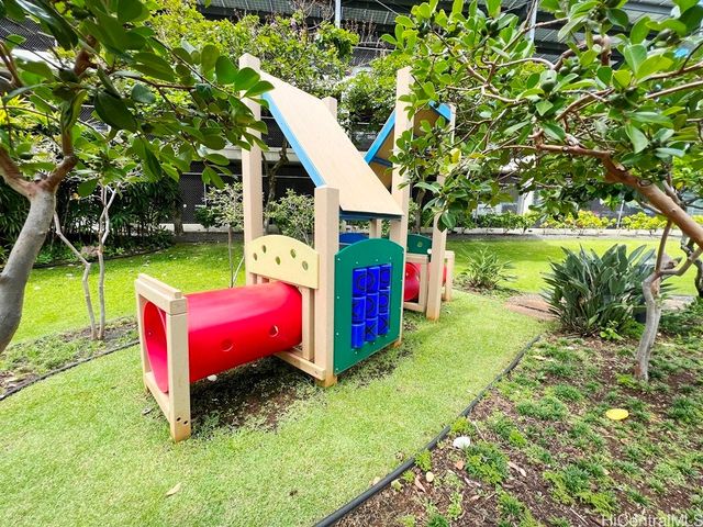 990 Ala Nanala Street 9A, Honolulu, HI 96818